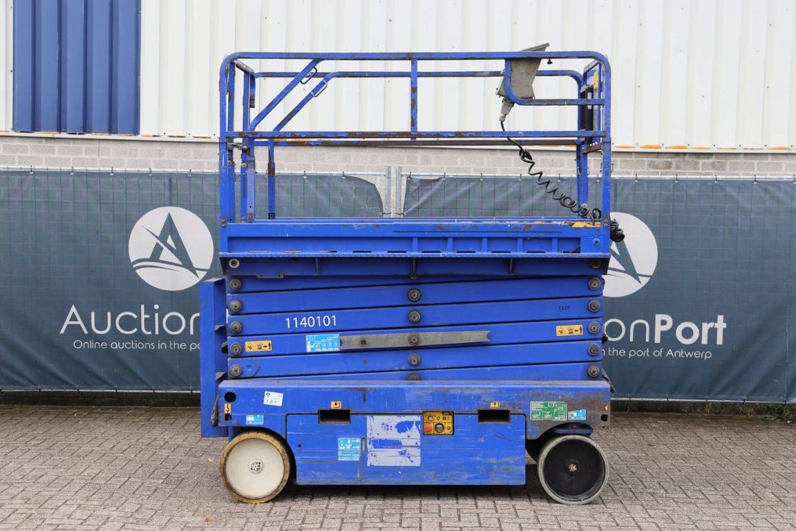 Scissor lift Airo XS7E Electric 8.0m 2012 2012 AIRO X14EV 2012 1 Scissor Lifts image 2