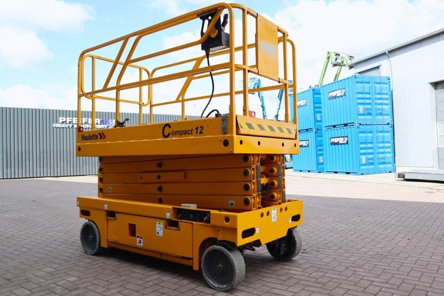 Haulotte Compact 12 Electric, 12m Working Height, 300kg Cap 2011 HAULOTTE - Compact 12 - 63260 Compact 12 Electric, 12m Wo...