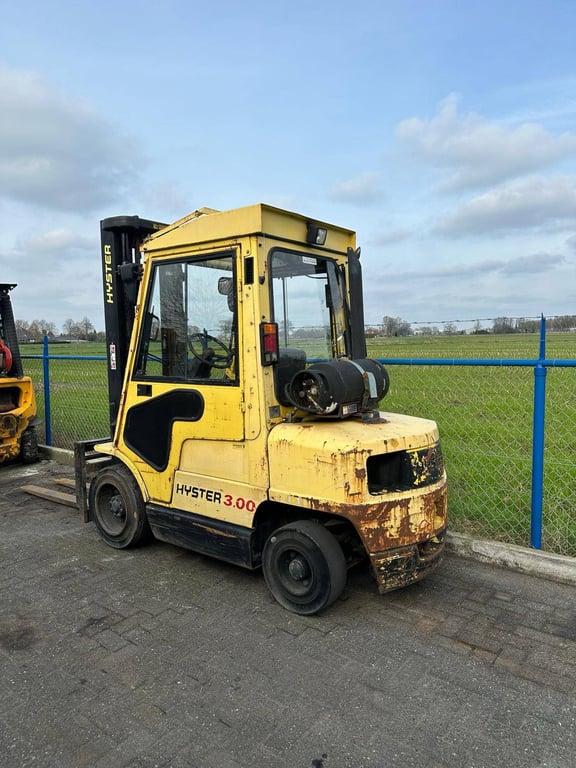 Forklift Hyster H3.00XM LPG 3000kg 3.7m 2004 2004 H3.00XM 2004 1 Forklift image 2