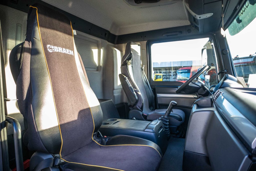 MAN TGS 35.440 BL 8x4-4 2015 E63079 TGS 35.440 BL 8x4-4 2015 1 image 15