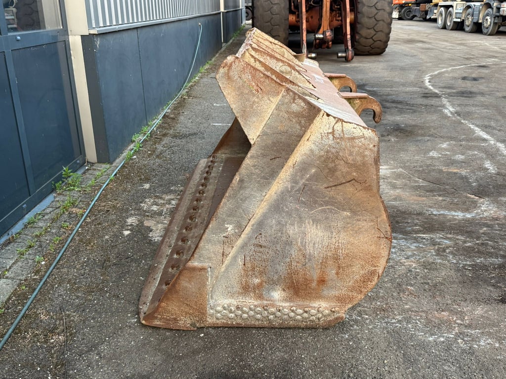 Heavy machinery product image - Image 2 of 9