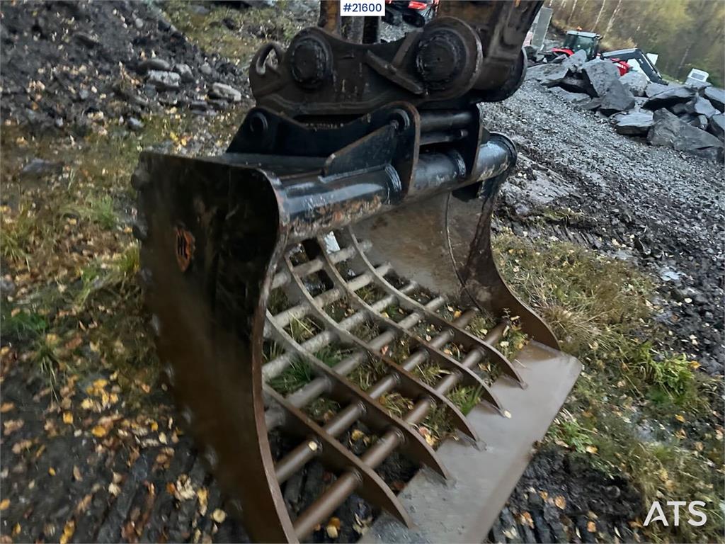 Komatsu PC240LC excavator. WATCH VIDEO. 2000 21600 PC240LC excavator. WATCH VIDEO. 2000 1 Crawler Excavators image 8