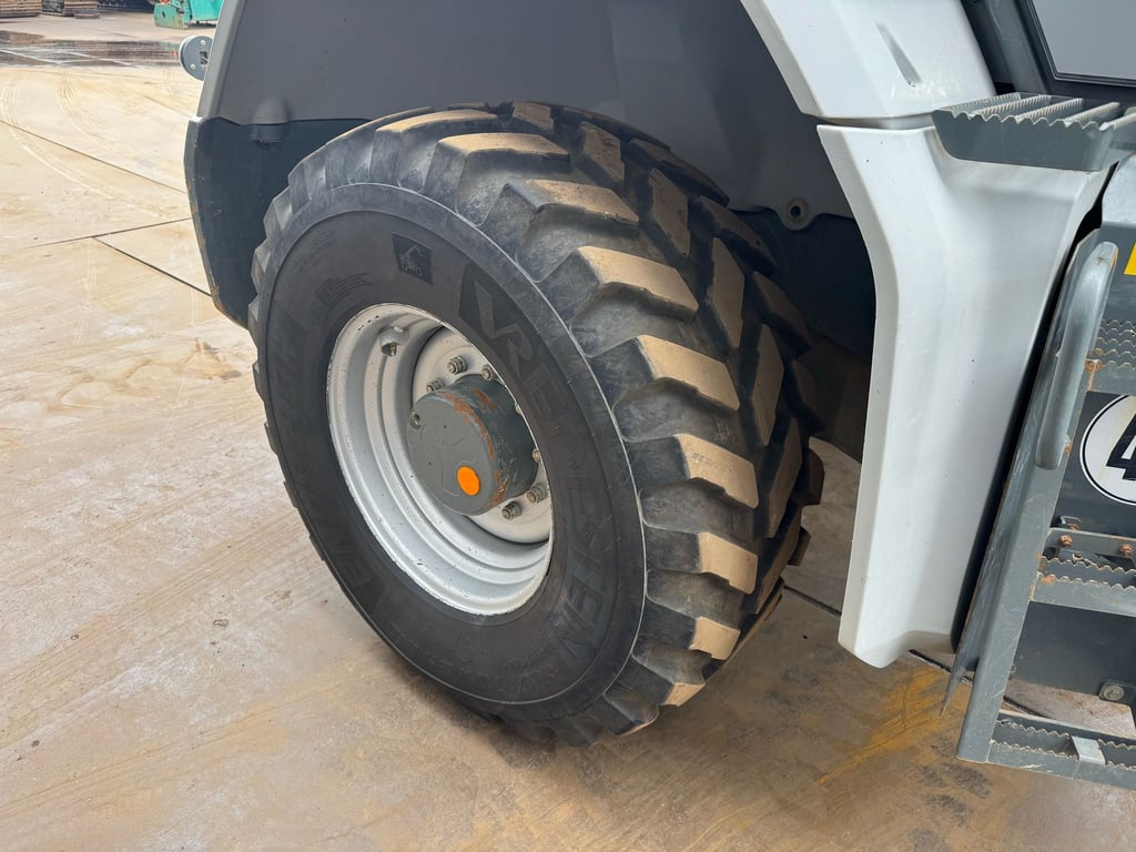 Kramer 8155 / Forks / bucket 2020 00033352 Kramer 8155 / Forks / bucket 2020 1 image 13