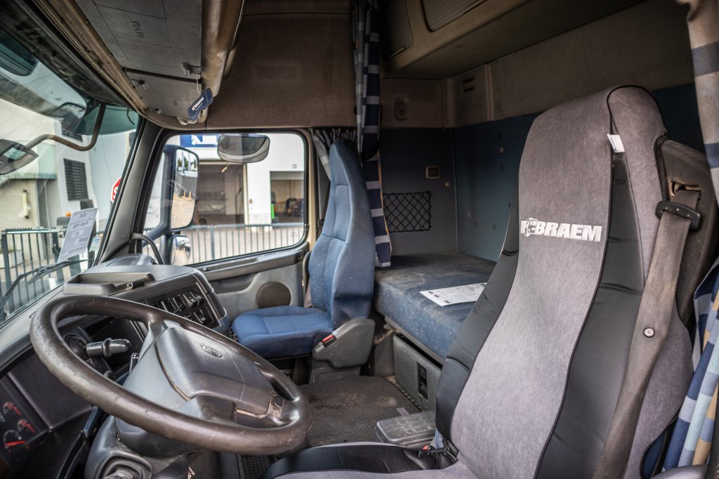 VOLVO FH 400-E5+HYDR. 2008 E60835 FH 400-E5+HYDR. 2008 1 image 8