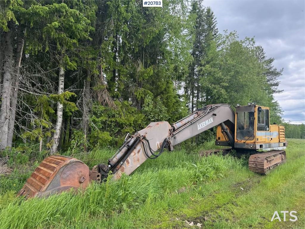 Volvo EC230B crawler excavator w/ digging bucket 1996 20783 EC230B crawler excavator w/ digging bucket 1996 1 Crawler Exca...