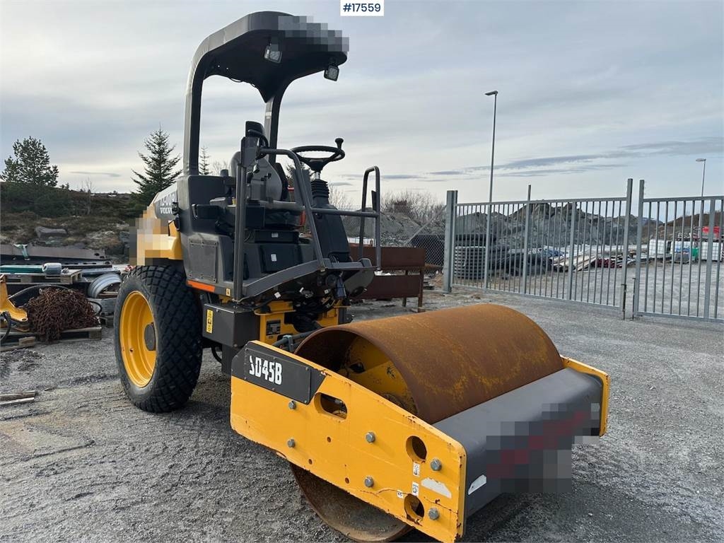 Volvo SD45B Roller with only 364 hours 2020 17559 SD45B Roller with only 364 hours 2020 1 image 2