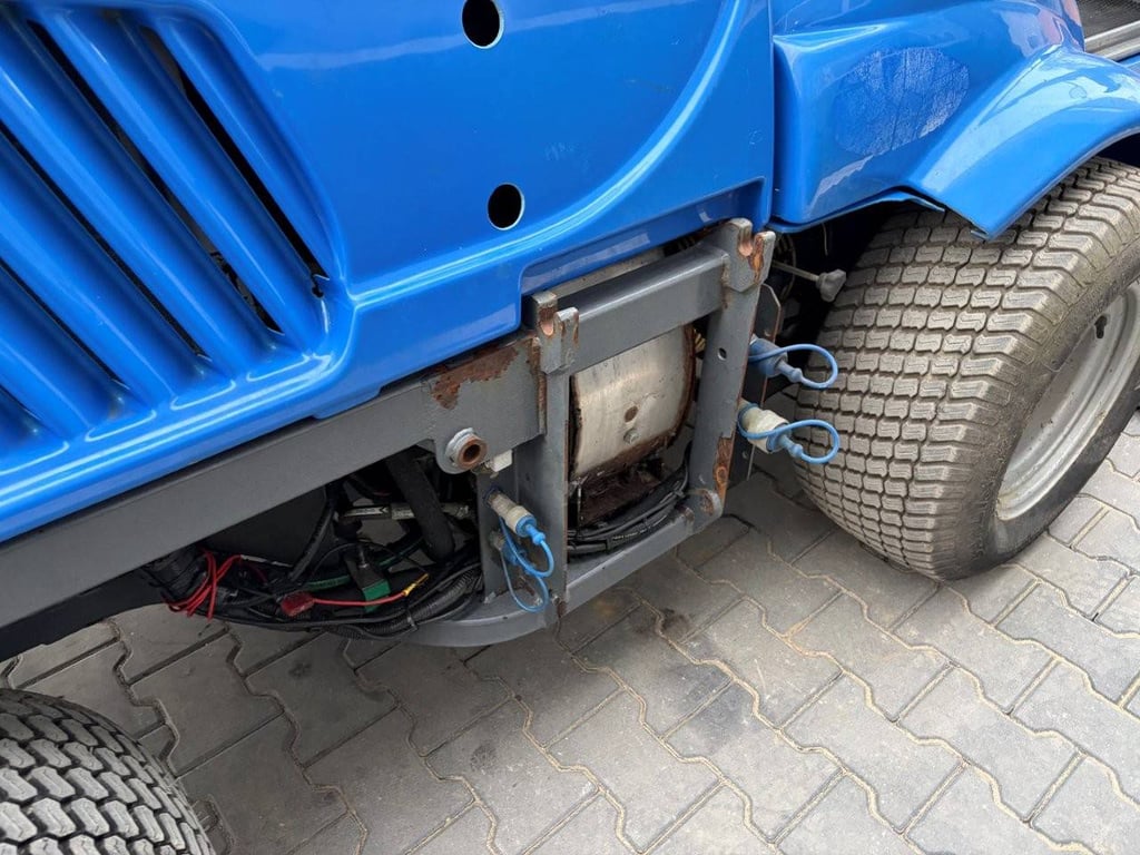 Vandy Diesel Riding Mower 2007 2007 Vandy 2007 1 image 9