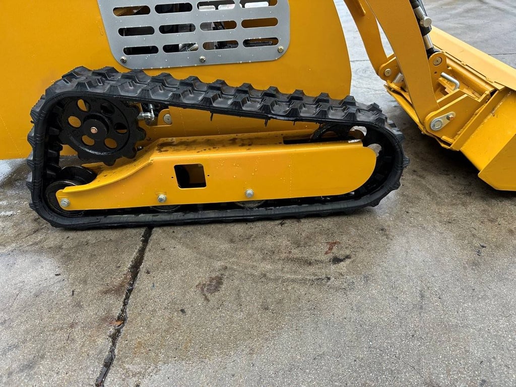 Skid Steer Loader IR IRL30 Petrol 2025 with Excavator Arm GIYI ZWB New 2025 IR IRL30 2025 0 image 15