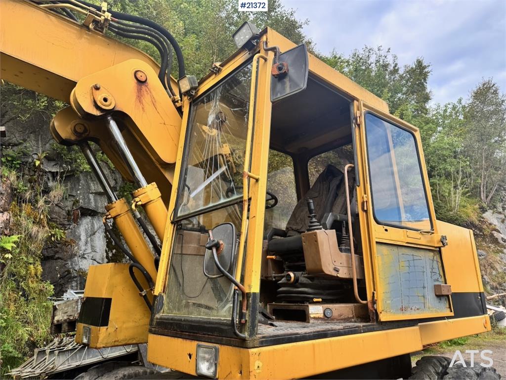 CAT 212B 1994 21372 212B 1994 1 Wheeled Excavators image 12