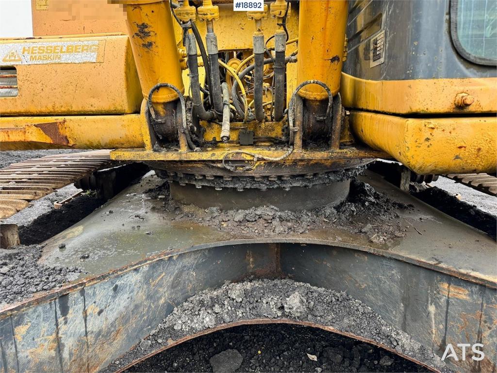 Komatsu PC240LC-6K Crawler Excavator w/ Digging Bucket. 2001 18892 PC240LC-6K Crawler Excavator w/ Digging Bucket. 2001 1 ...