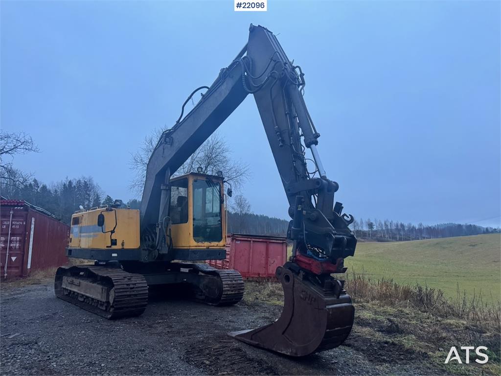 Volvo EC200 crawler excavator with rototilt and narrow b 1998 22096 EC200 crawler excavator with rototilt and narrow b 199...