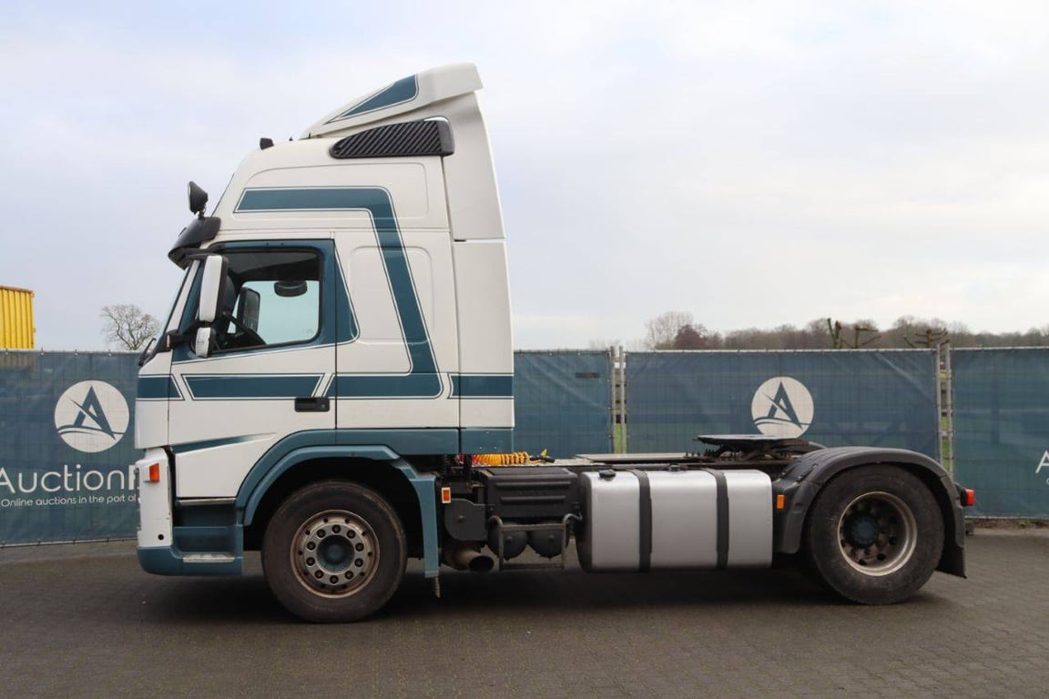 Chassis Cabin Volvo FM 390 Diesel 2008 2008 FM 390 2008 1 image 2
