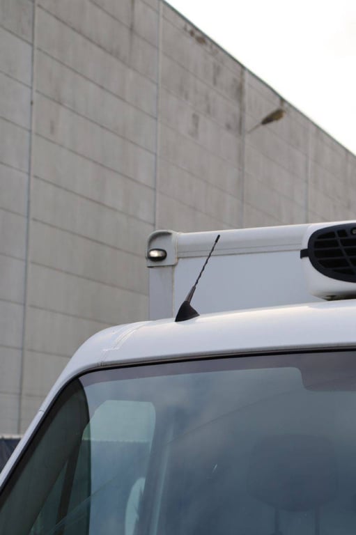 Refrigerated van Nissan NV400 Diesel 2017 2017 NV400 2017 1 image 13