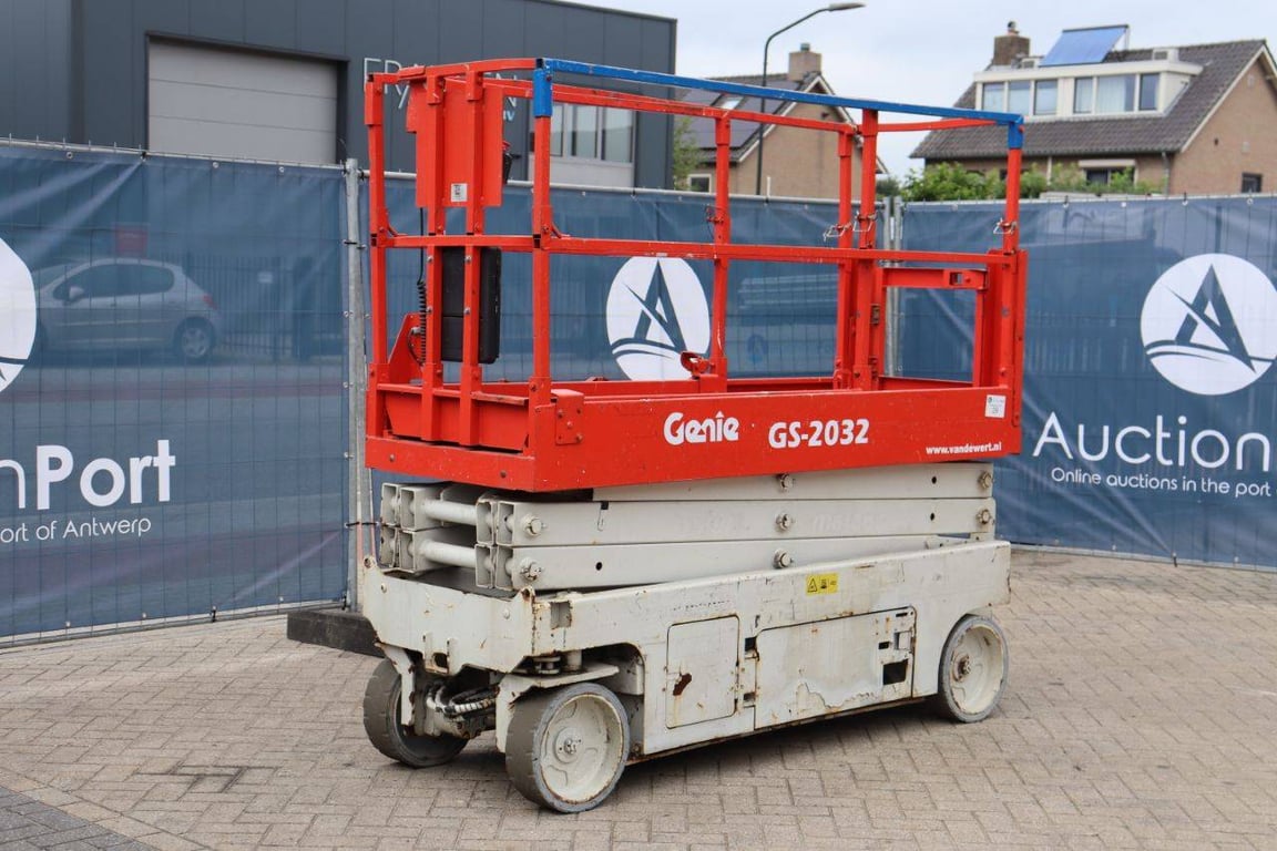 Scissor lift Genie GS-2032 Electric 8m 2013 2013 GS-2032 2013 1 Scissor Lifts image 9