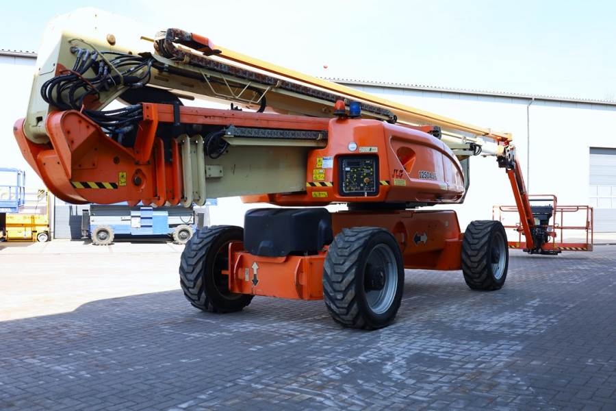 JLG 1250AJP Diesel, 4x4x4 Drive, 40.1m Working Height, 2014 JLG - 1250AJP - 50005 1250AJP Diesel, 4x4x4 Drive, 40.1m Worki...
