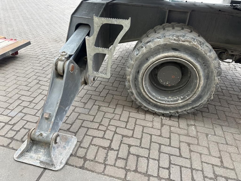 Heavy machinery product image - Image 8 of 15