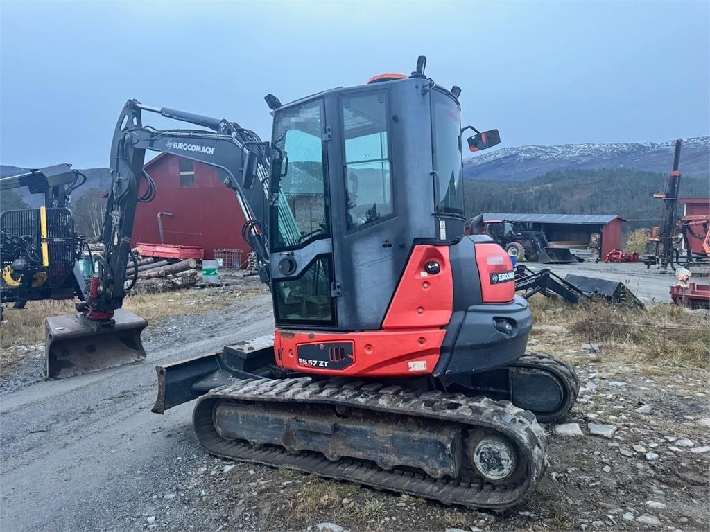 Eurocomach ES57 Tracked excavator w/ Rototilt and 2 buckets. 2014 21682 Eurocomach ES57 Tracked excavator w/ Rototilt and ...