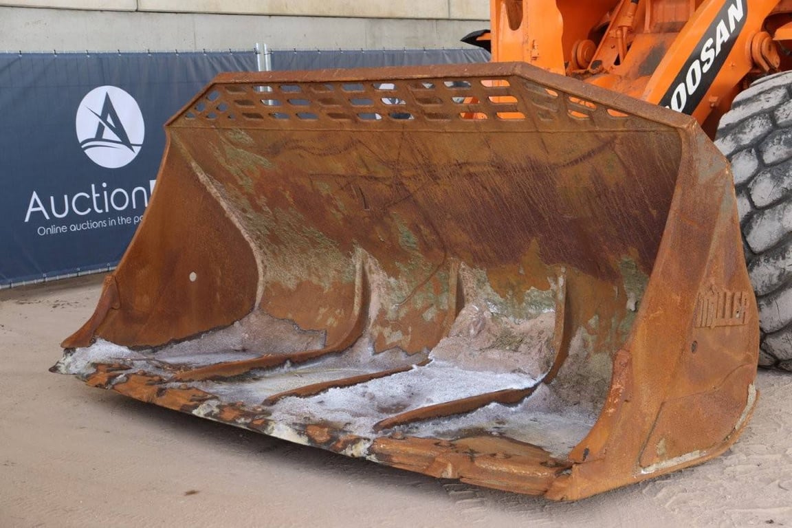 Wheel loader Doosan DL420 Diesel 2011 2011 DL420 2011 1 image 13