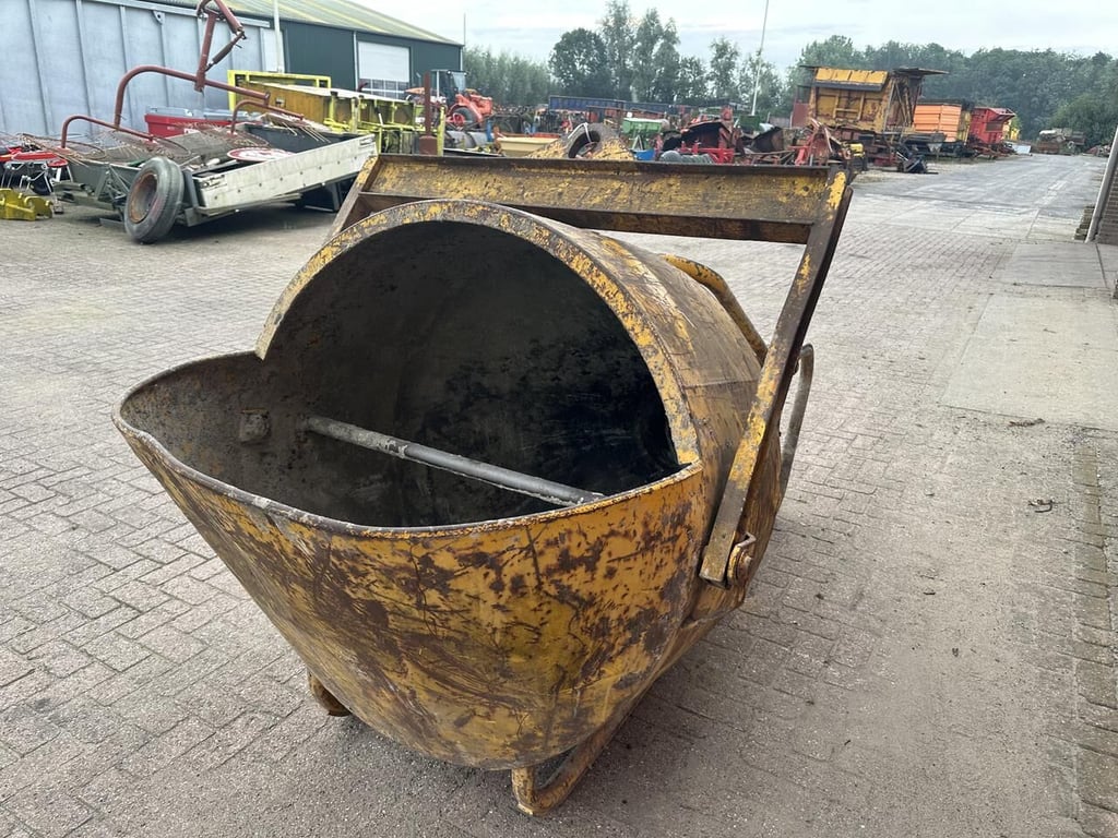 Beton kubel - Gebruikt 11733 Beton kubel - Gebruikt 1 image 3