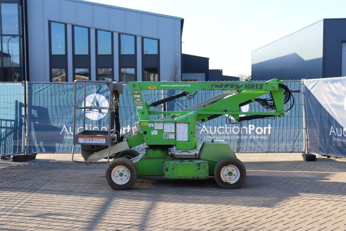 Niftylift HR12NDE Electric + Diesel 12m Articulated Boom Lift 2014 2014 Niftylift HR12NDE 2014 1 image 2