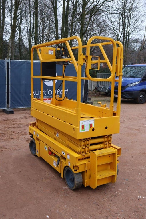 Scissor lift Haulotte OPTILUM 8 Electric 8m 2014 2014 OPTILUM 8 2014 1 Scissor Lifts image 7