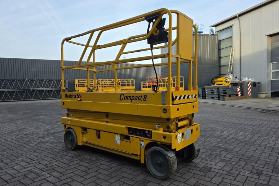 Haulotte Compact 8 Electric, 8.2m Working Height, 350kg Cap 2011 HAULOTTE - Compact 8 - 61869 Compact 8 Electric, 8.2m Wor...