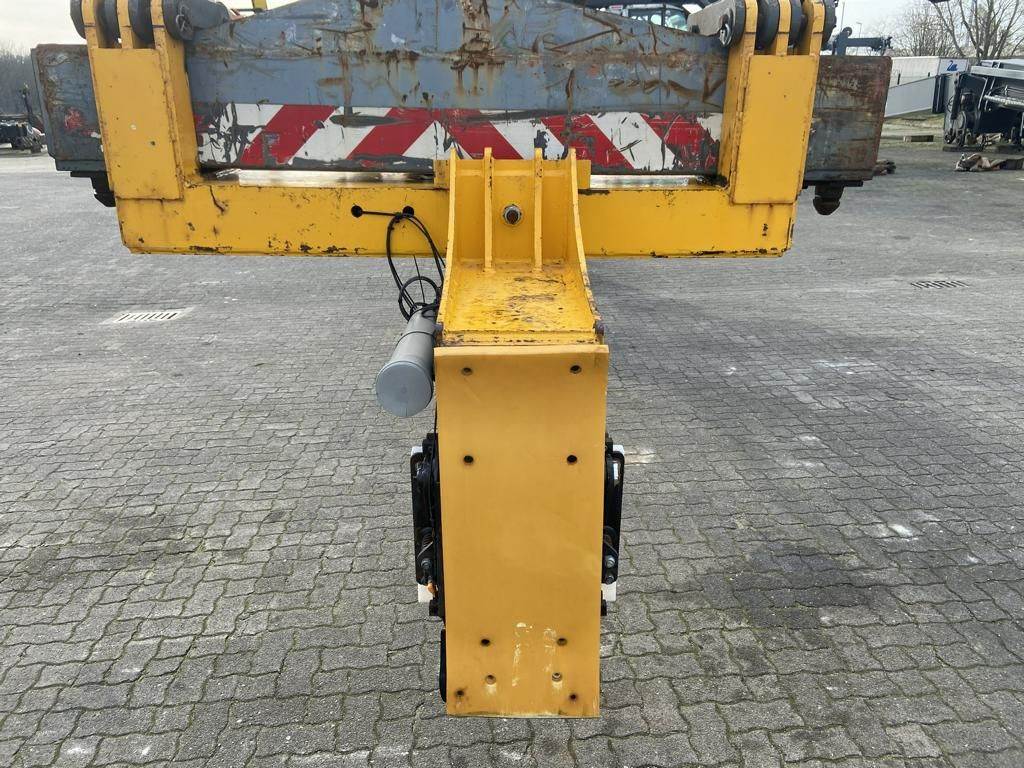 Seith Pipehandling Reachstacker 15036 2009 DIV1316 Seith Pipehandling Reachstacker 15036 2009 1 image 3