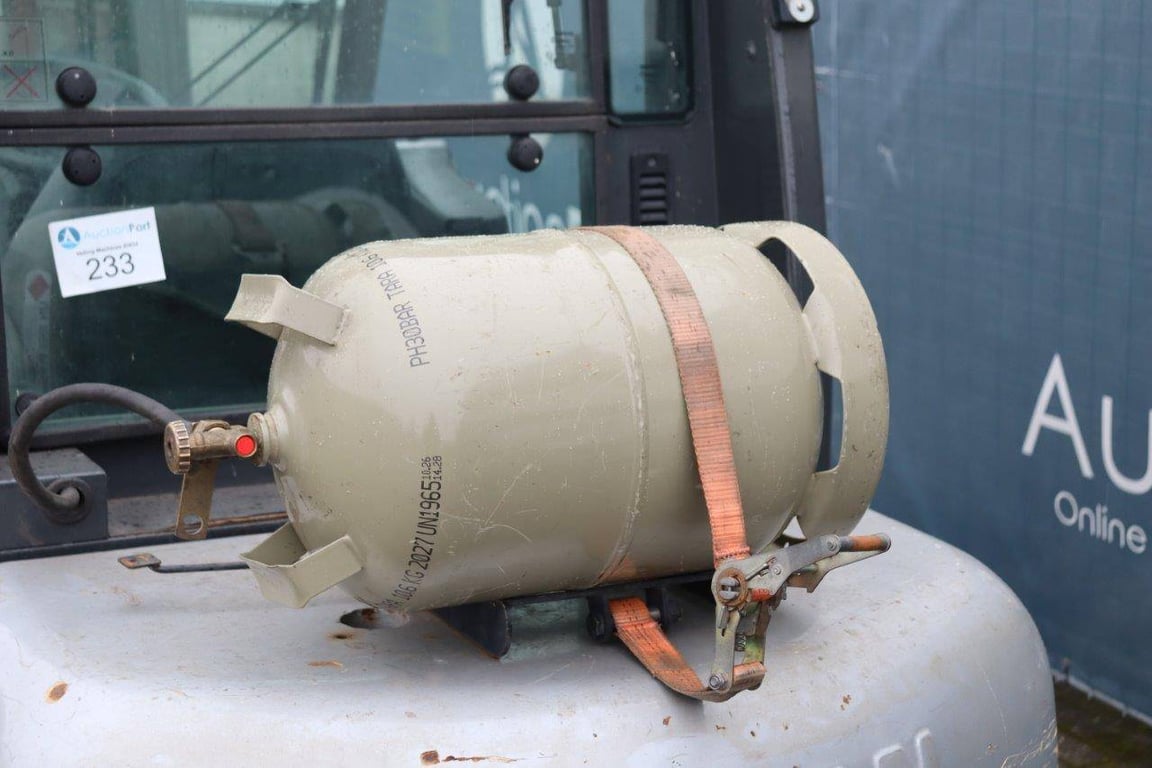 Forklift Nissan 30 LPG 2850kg 30 1 Forklift image 15