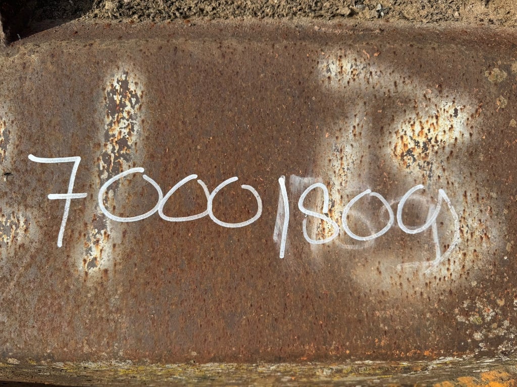 Unknown WG-2500 Volvo small 70001809 Onbekend WG-2500 Volvo small 1 Small Vans image 9