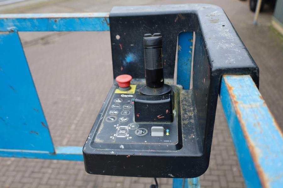 Genie GS4390 Diesel, 4x4 Drive, 15m Working Height, 680k 2012 GENIE - GS4390 - 63307 GS4390 Diesel, 4x4 Drive, 15m Working...