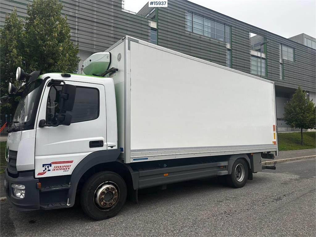 Mercedes-Benz Atego Truck w/ rear lift. 2015 15937 Atego w/ rear lift. 2015 1 image 3