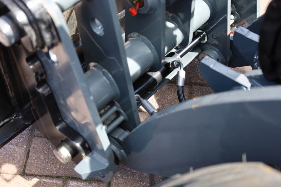 GiANT G2700E 100% Electric - Zero Emissions, Lithium-Iro 2024 GIANT - G2700E - 63695 Giant G2700E 100% Electric - Zero Emi...