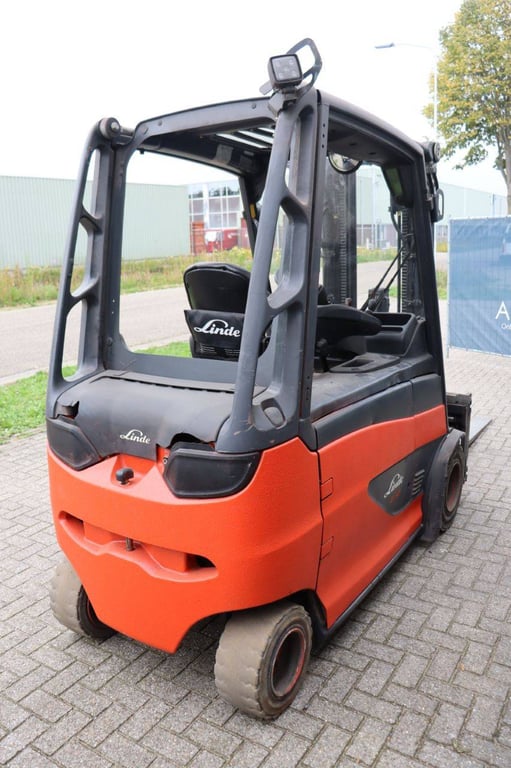 Forklift Linde E30HL-01/600 Electric 3000kg 2015 2015 E30HL-01/600 2015 1 Forklift image 6