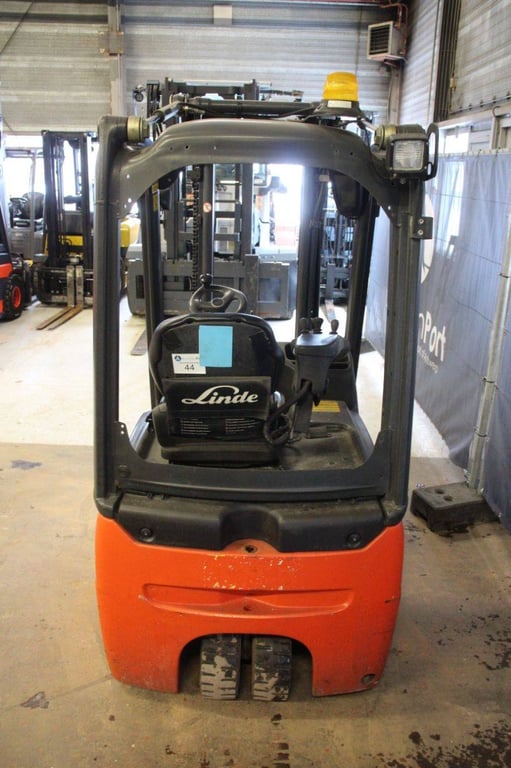 Forklift Linde E14-02 EVO Electric 1400kg 2014 2014 E14-02 EVO 2014 1 Forklift image 4