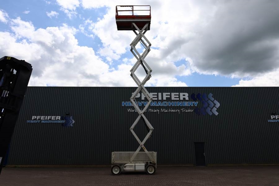 JLG 4069LE Electric, 14.2m Working Height, 360kg Capac 2008 JLG - 4069LE - 90070 4069LE Electric, 14.2m Working Height, 36...