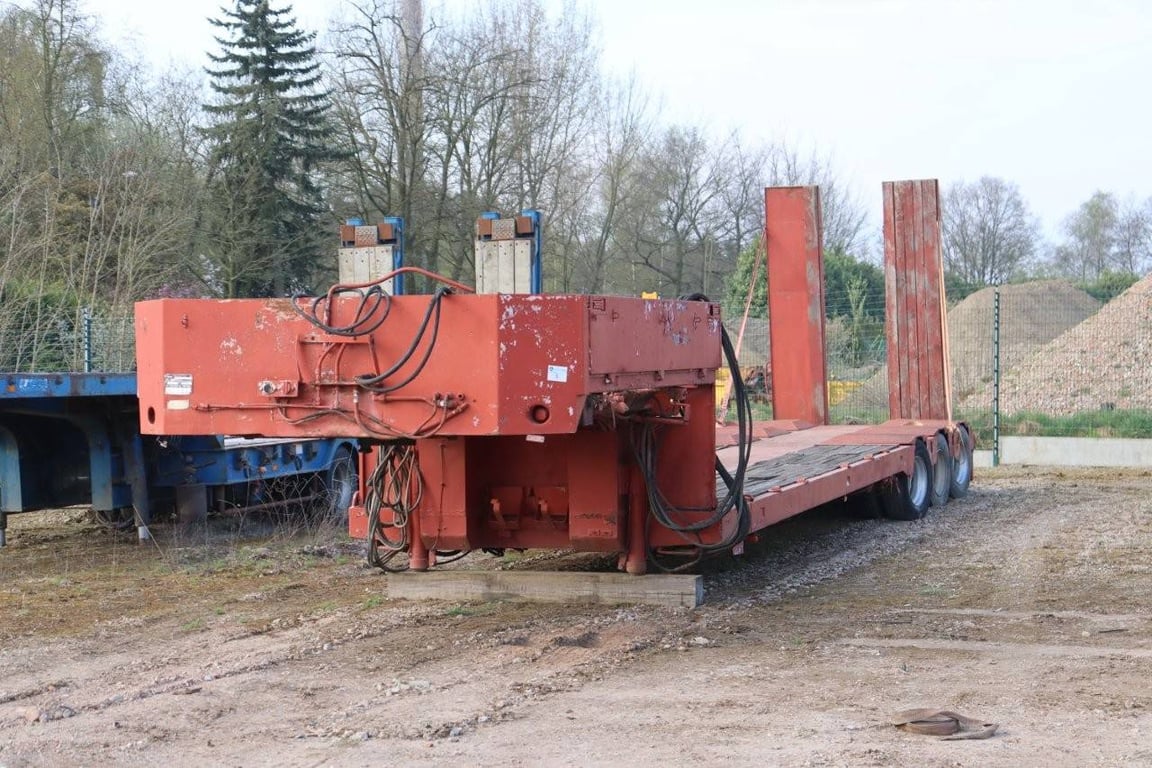 Semi-Low Loader Tec SVP 12.48.3 1992 1992 SVP 12.48.3 1992 1 image 2