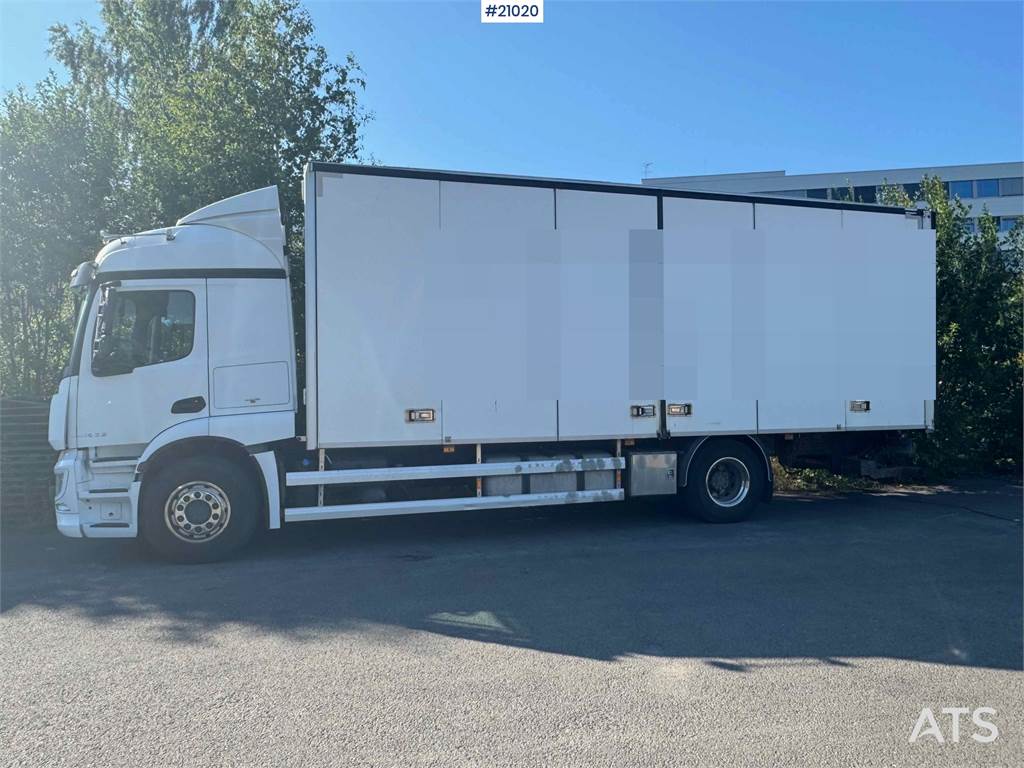 Mercedes-Benz Actros box truck with side opening! 2016 21020 Actros box with side opening! 2016 1 image 3