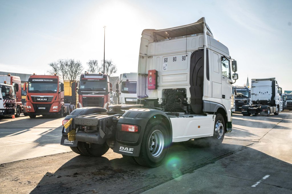 DAF XF 460 + HYDRAULIQUE (50Ton) 2016 E63330 DAF XF 460 + HYDRAULIQUE (50Ton) 2016 1 image 4