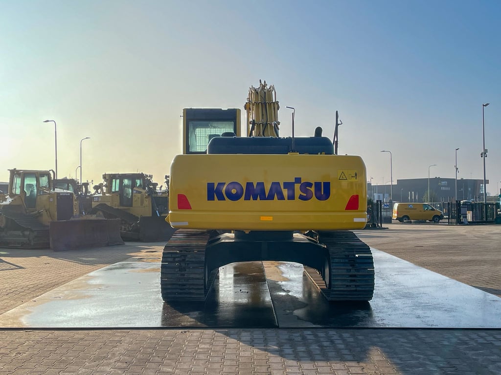 Komatsu PC210LC-10MO 2025 00033625 PC210LC-10MO 2025 0 image 4