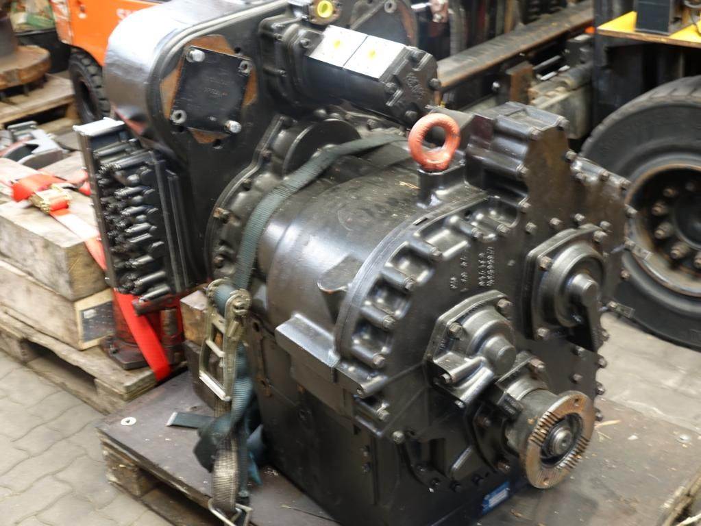 Clark Spicer 15.5HR 2741852 Transmission 2007 DIV1228 Spicer 15.5HR 2741852 Transmission 2007 1 Forklift image 4