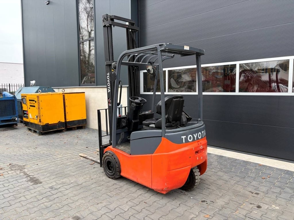 Forklift Toyota 7FBEST13 Electric 1200kg 2012 2012 7FBEST13 2012 1 Forklift image 3