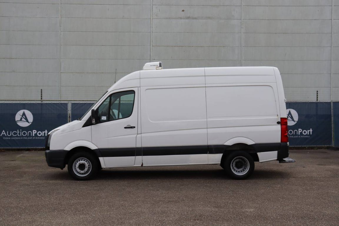 Refrigerated van Volkswagen Crafter Diesel 2013 2013 Volkswagen Crafter 2013 1 image 2