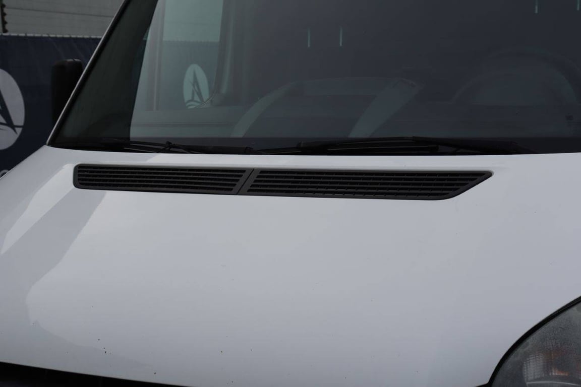 Refrigerated van Volkswagen Crafter Diesel 2012 2012 Volkswagen Crafter 2012 1 image 12