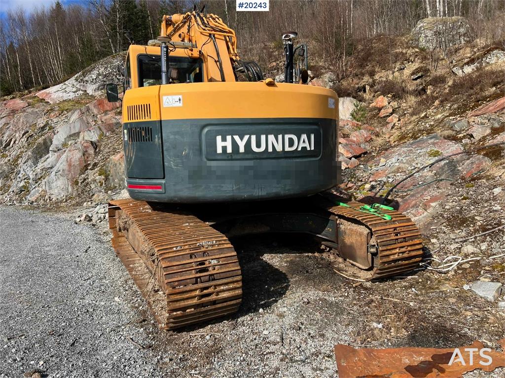 Hyundai Robex 235 LCR-9 w/ Excavator bucket and gps 2012 20243 Robex 235 LCR-9 w/ Excavator bucket and gps 2012 1 Crawler ...