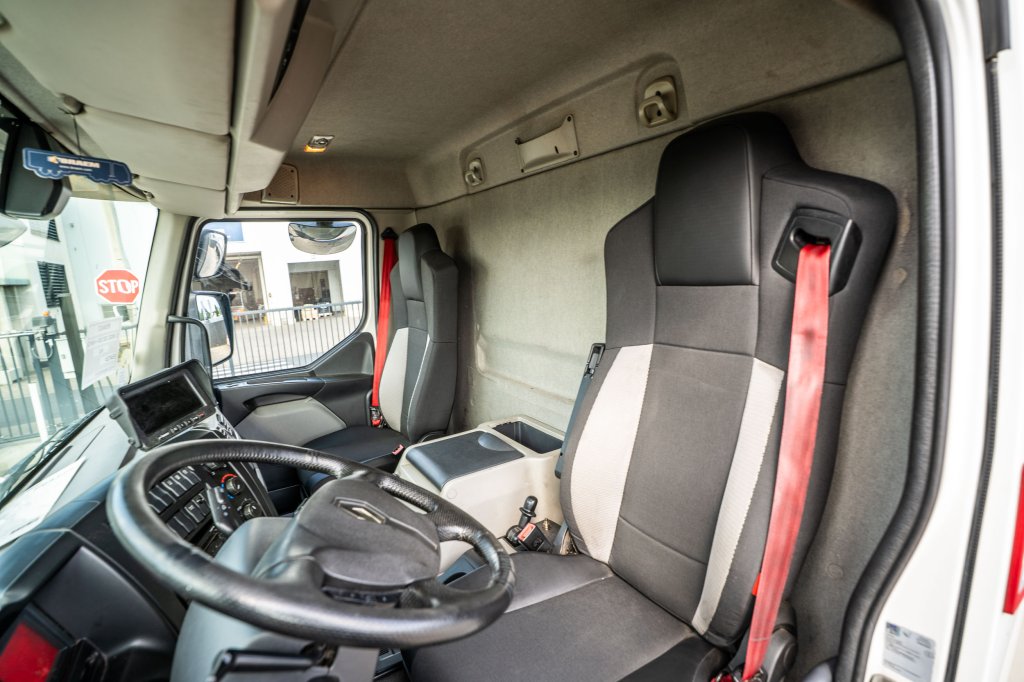 RENAULT D 19 WIDE 320 DXI +DHOLLANDIA 2t. 2016 E64124 Renault D 19 WIDE 320 DXI +DHOLLANDIA 2t. 2016 1 image 8