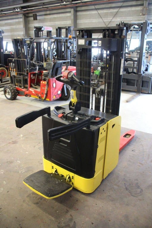 Hyster Electric Stacker 1400kg 4.63m 2017 2017 2017 1 image 5