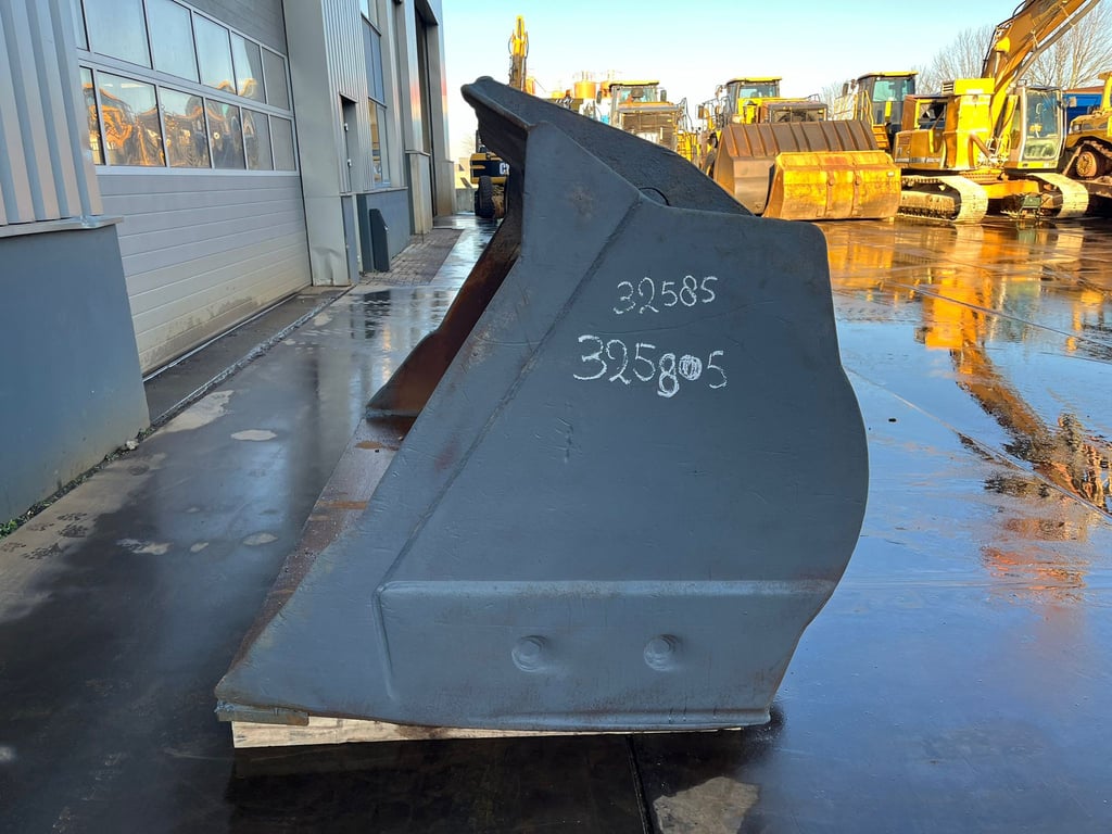 Caterpillar Bucket 950 2010 00032585 Bucket 950 2010 1 image 6