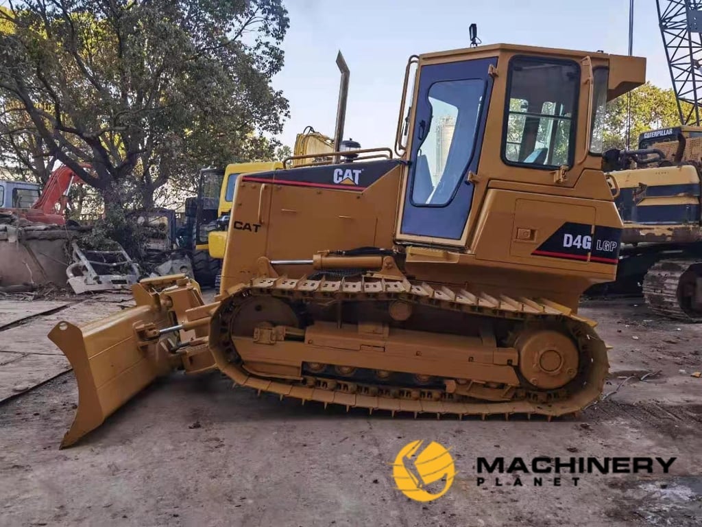 D4G Caterpillar Used Bulldozer good price D4G 2017 1 Dozers image 9
