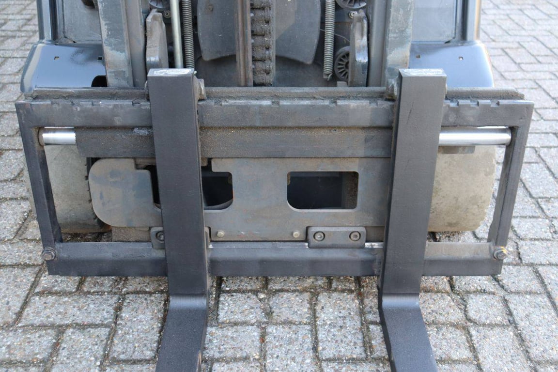 Forklift Linde E16P-02 Electric 1600kg 2018 2018 E16P-02 2018 1 Forklift image 12