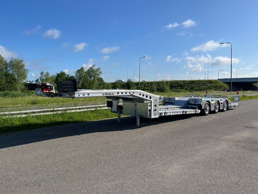 VEGA Trailer PROMAX 3 axle trucktransporter direct rijden!!!!!!!!!!! 2024 00032298 VEGA Trailer PROMAX 3 axle trucktranspo...